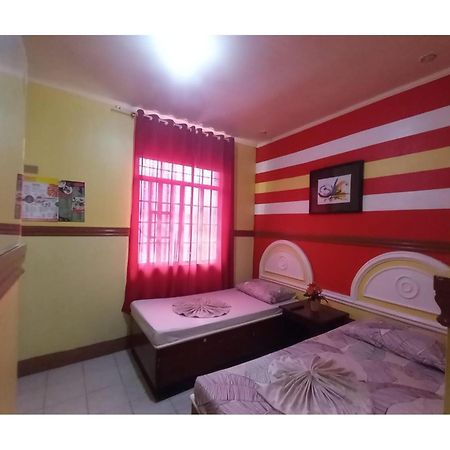 RedDoorz @ Jomckayl Apartelle Naga Buitenkant foto