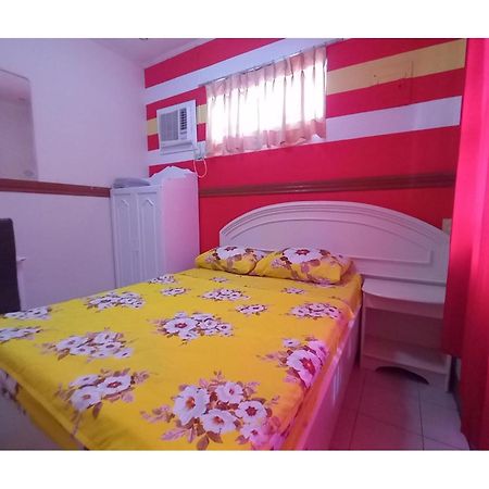 RedDoorz @ Jomckayl Apartelle Naga Buitenkant foto