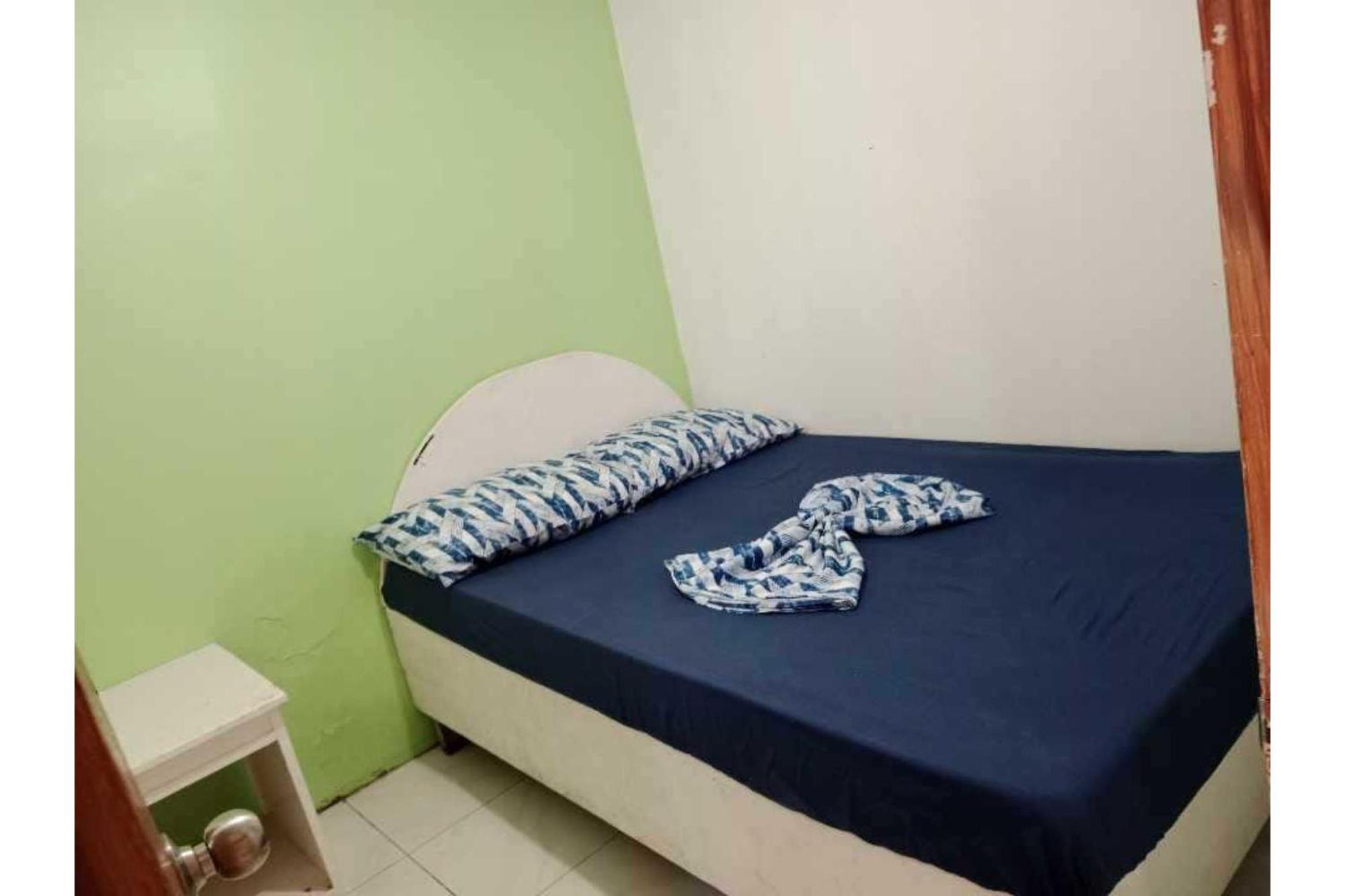 RedDoorz @ Jomckayl Apartelle Naga Buitenkant foto