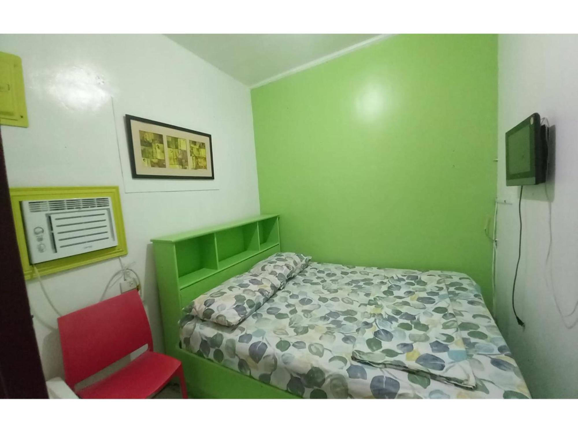 RedDoorz @ Jomckayl Apartelle Naga Buitenkant foto
