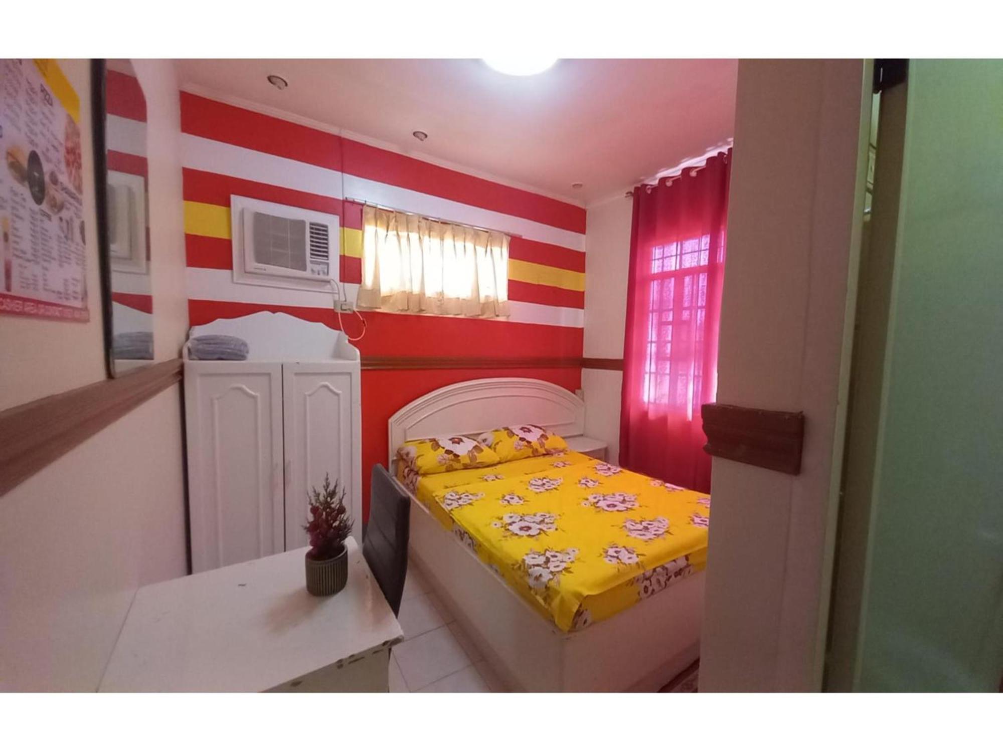 RedDoorz @ Jomckayl Apartelle Naga Buitenkant foto