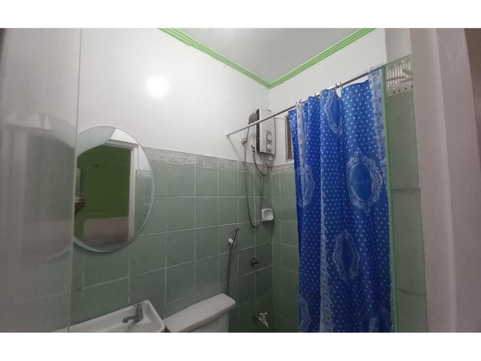 RedDoorz @ Jomckayl Apartelle Naga Buitenkant foto