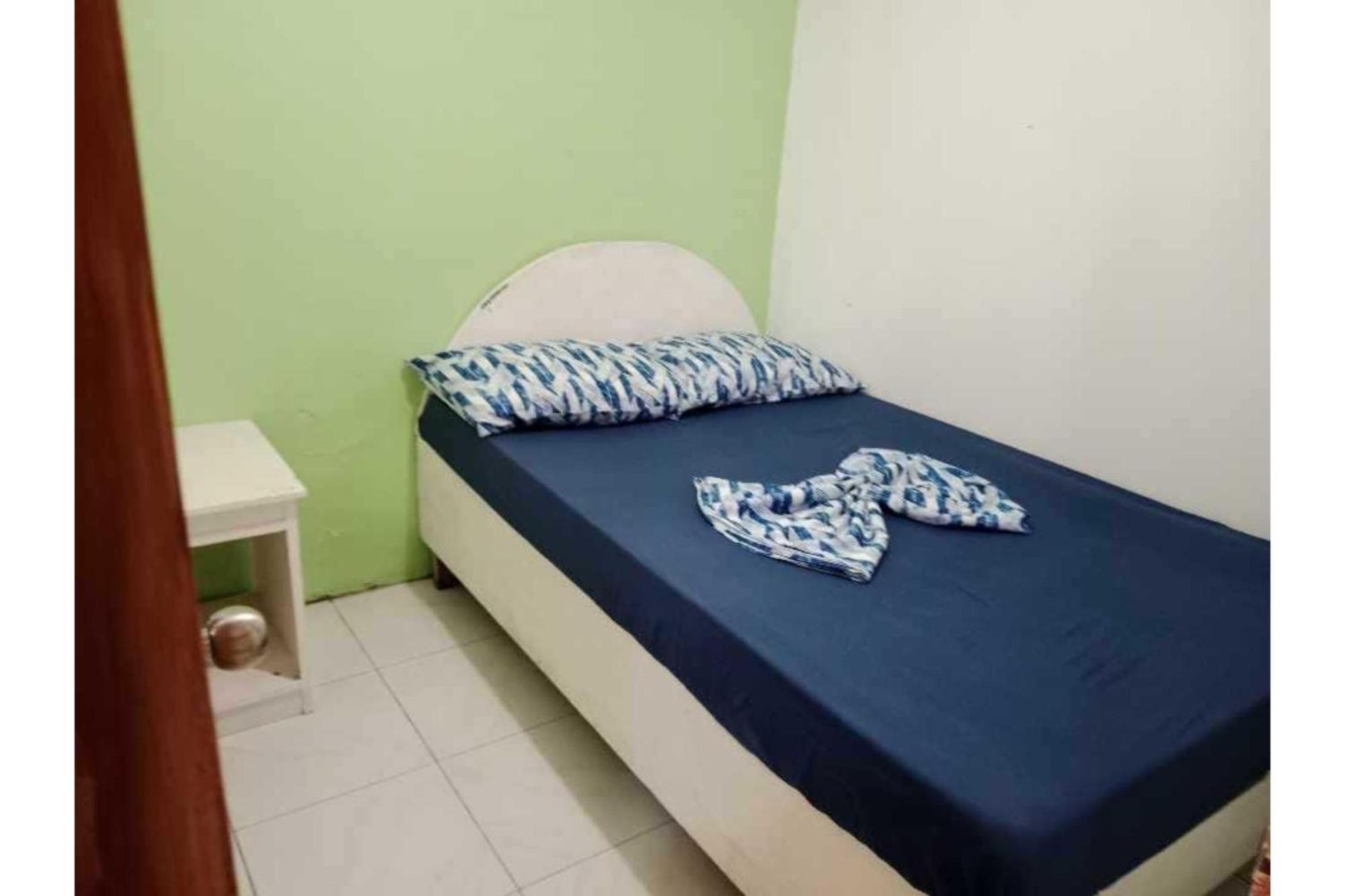 RedDoorz @ Jomckayl Apartelle Naga Buitenkant foto