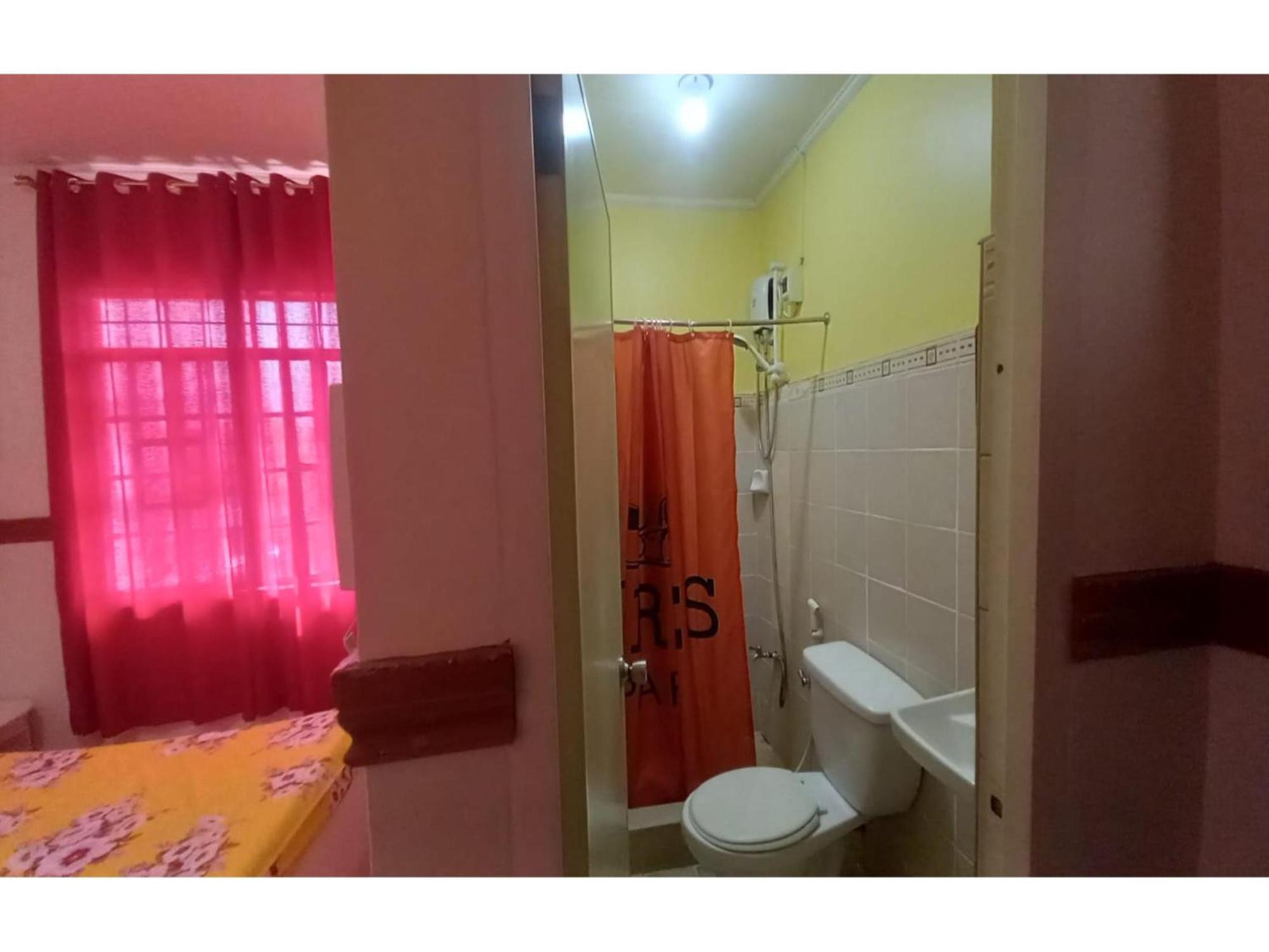 RedDoorz @ Jomckayl Apartelle Naga Buitenkant foto