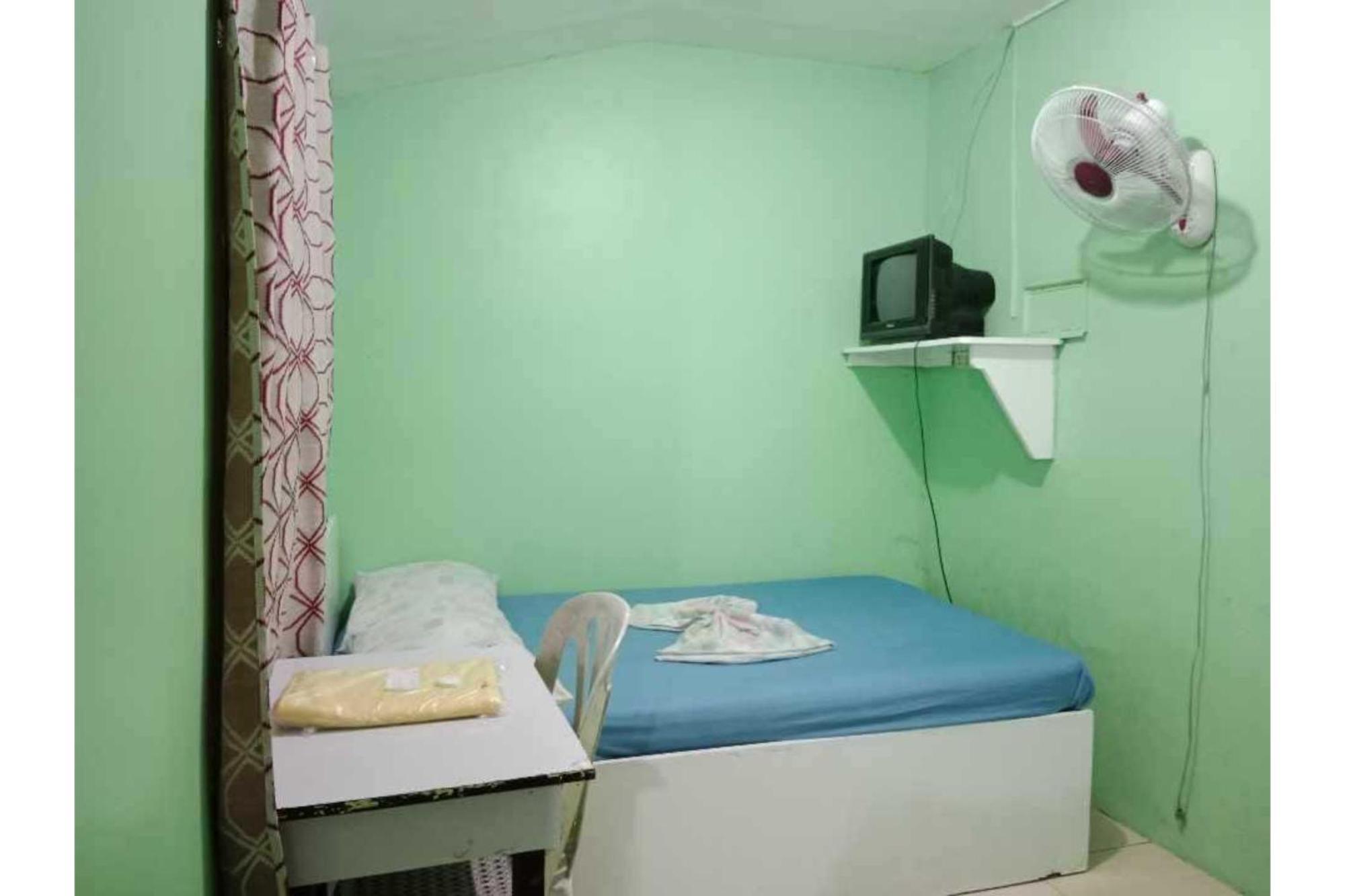 RedDoorz @ Jomckayl Apartelle Naga Buitenkant foto
