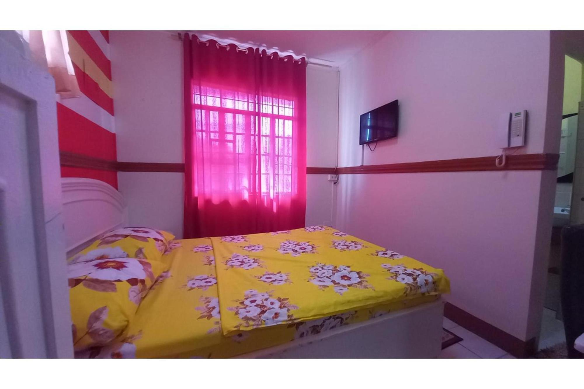 RedDoorz @ Jomckayl Apartelle Naga Buitenkant foto