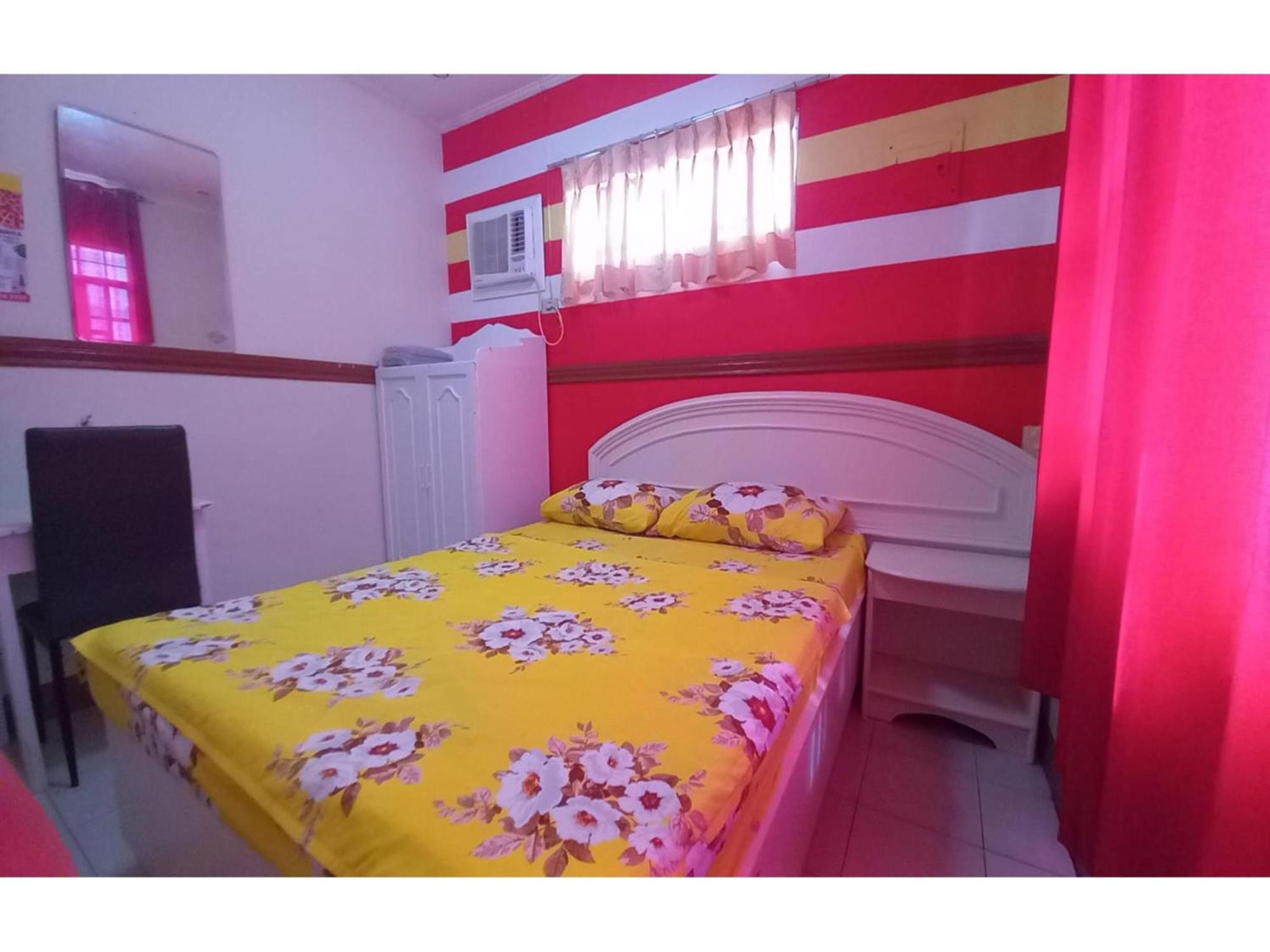 RedDoorz @ Jomckayl Apartelle Naga Buitenkant foto